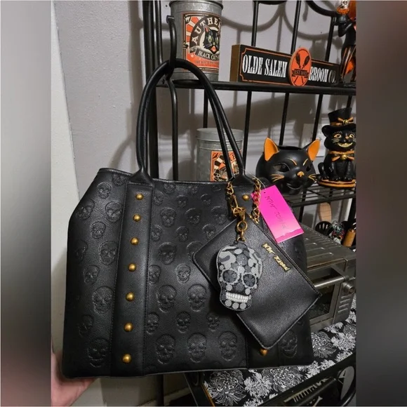 BETSEY JOHNSON Large Skull Embossed Studded XOSTUDDY Tote Bag Black Charm - Picture 2 of 16
